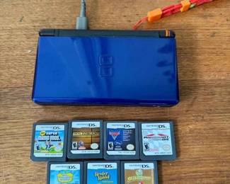 MC134Nintendo DS Lite with 7 Games