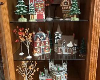 MC209Dickens Village Series Collectibles
