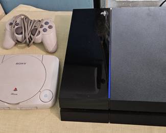 Yet another PS4 and PSone