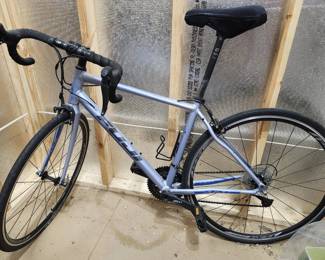 FUJI Finest 2.1 Women's Road Bike