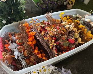 Many totes of beautiful wreaths!