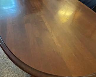 Broyhill Queen Anne Style Oval Coffee Table