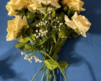 Lillian Rose Bud Bush with Baby's Breath