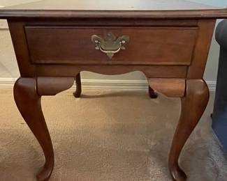 Broyhill Queen Anne Style Side Table