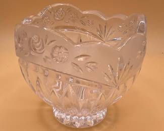 Oneida "Southern Garden" Crystal Rose Bowl