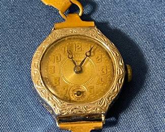 Vintage Waltham 14K Rolled Gold Filled Ladies Art Deco Engraved Wristwatch
