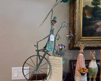 Jim Lewk sculpture