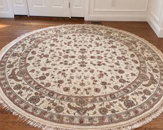 8' round rug with border