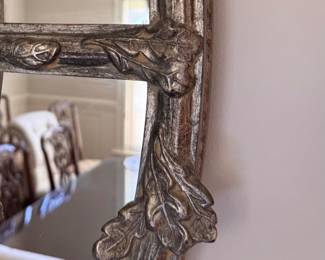 Mirror detail