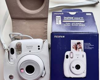 Intax mini 11 instant pic camera