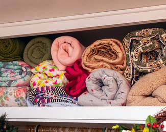 Blankets & throws
