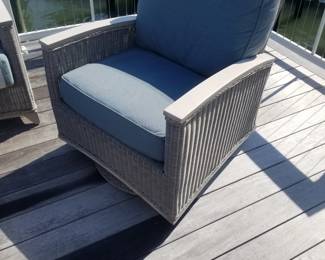 Lloyd Flanders patio chair