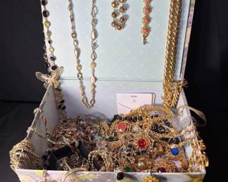 Gold Tone Jewelry Mystery Lot Napier, Lucky, Anne Klein Brands Necklaces, Bracelets, Pins And More
