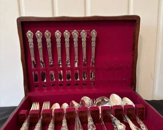Towle Stainless Flatware Set W Service For 12 In Velvet Lined Storage Chest