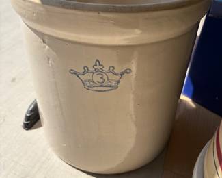 Robinson & Co. Roseville, IN Crock Pot