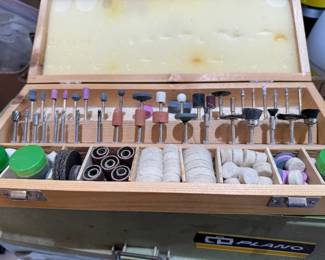 Rotary tool accessory kit