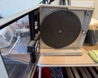 Turntable by Mitsubishi LT10V