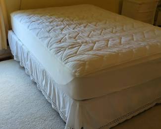 Beautyrest Full Sized Bed, Box spring And Rails