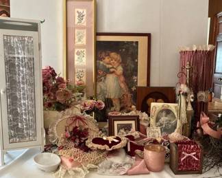 Granny Cool Lacey Decor