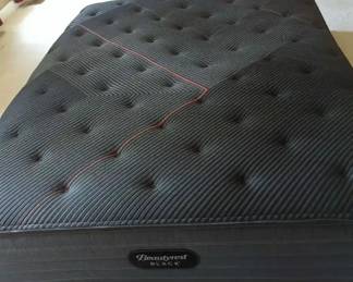 Beautyrest Queen Sized Serta Black Mattress