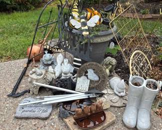 Birds Bees Yard Ornaments