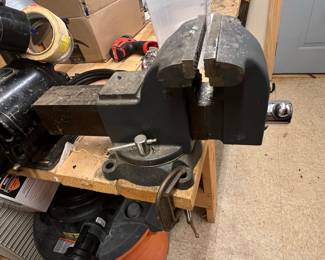 Bench Vise