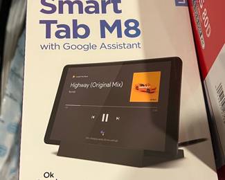Lenovo Smart Tab M8 with Google Assistant