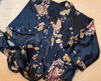 Old Shanghai Crane & Floral Kimono Robe