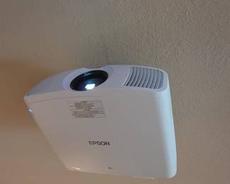 Epson Home Cinema 5050UB 4K PRO-UHD Projector