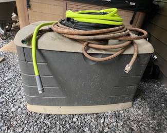 Suncast Style Resin Hose Reel Hideaway