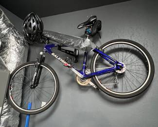 Raleigh MCC-8 Mono Carbon Composite Mountain Bike