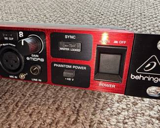 Behringer ULTRAGAIN DIGITAL ADA8200