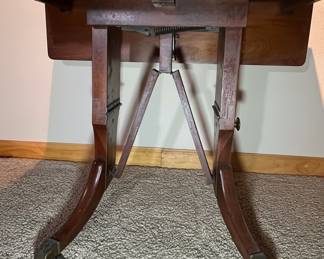 Duncan Phyfe Style Drop Leaf Table