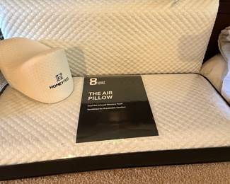 Eight Sleep The Air Pillows and Homey Feel Knee Pillow