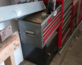 Multi-Drawer Rolling Tool Chest