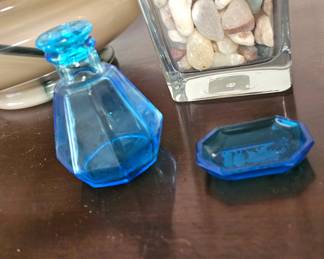 Miniature vintage glass set