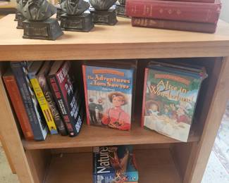 Smaller shelf, good reading 
