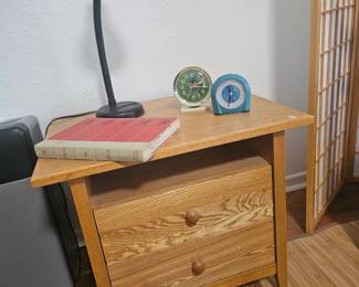 Pair of modern sidetable/ nightstands