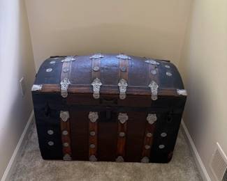 HUMP BACK TRUNK