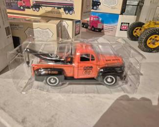 DIECAST TOW TRUCK