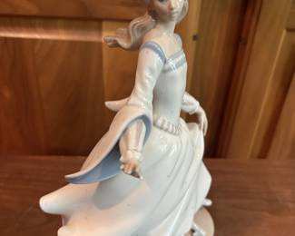 LLADRO~ CINDERELLA