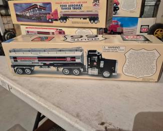 DIECAST TRUCK