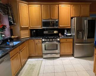 L Shape Kitchen Solid Wood Maple Cabinets with Volga Blue Granite Counter Top & Backsplash $3000