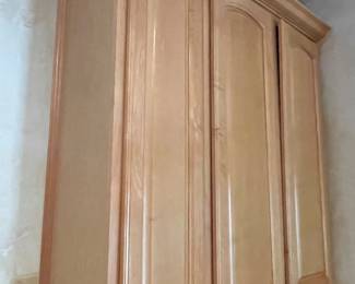 Kitchen Desk 45,5" wide, 46" deep, 33,5" tall, top cabinet 43" wide, 46" tall, 13" deep $300