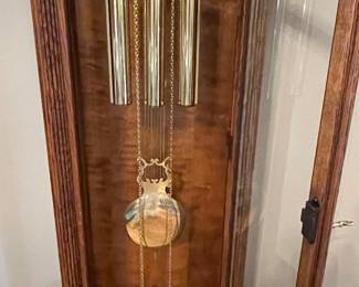 Howard Miller Grandfather Clock 20,5" x 12,5" x 78" $200