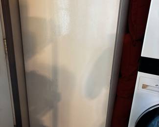 Nice Frigidaire freezer clean