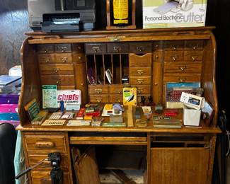 Cricut machine, cool roll top desk 