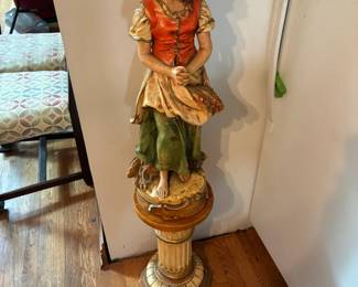 statue