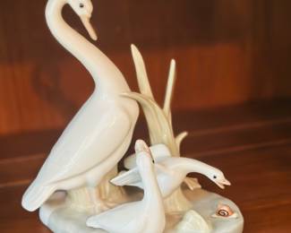 vintage porcelain swan family figurine