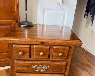Pine side chest